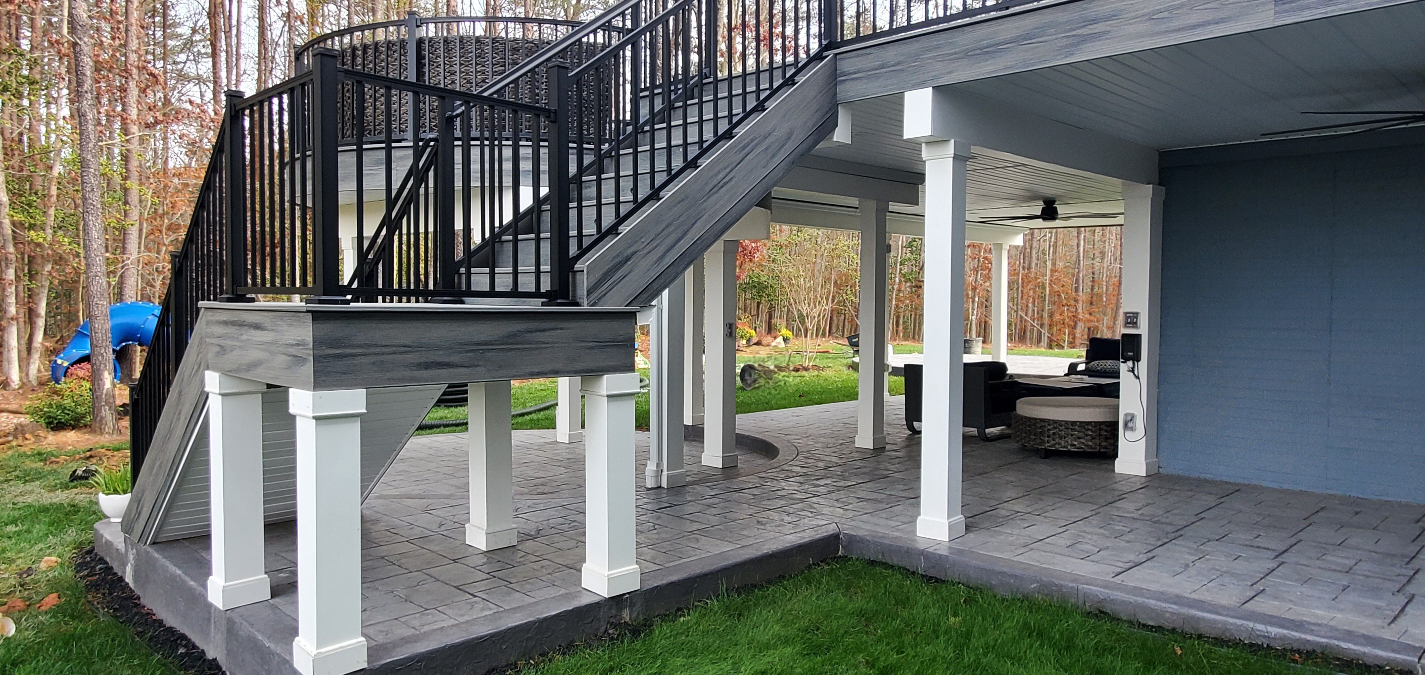 DECK WITH PATIO