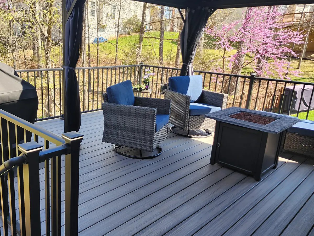 entertain-guests-deck